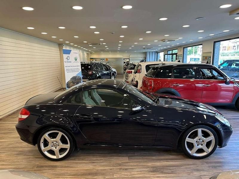 Usata Mercedes SLK200 163 CV (119 kW) 2006 Blu/azzurro Cabrio