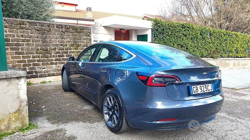 Usata Tesla Model 3 235 kW (320 CV) 2020 Grigio Berlina