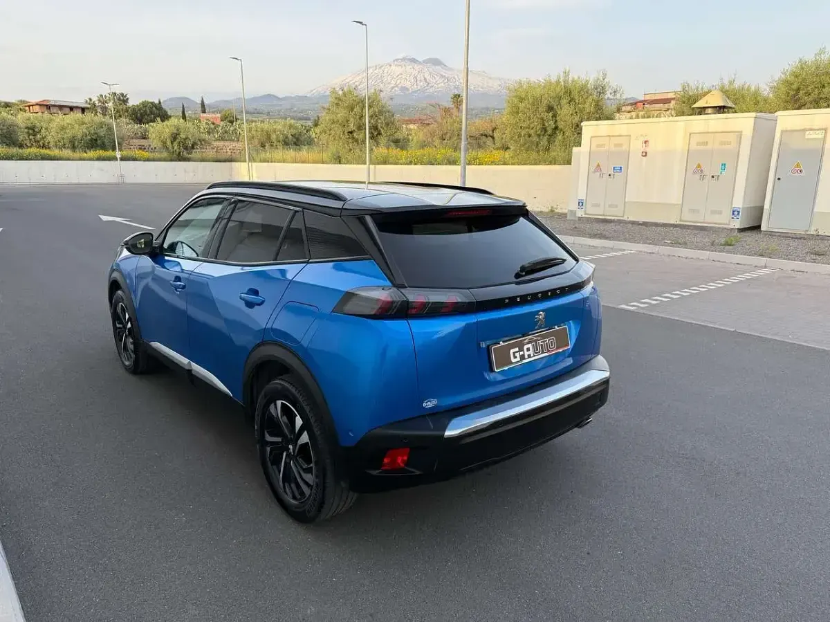 Usata Peugeot 2008 GT-line 102 CV (75 kW) 2020 Blu/azzurro SUV