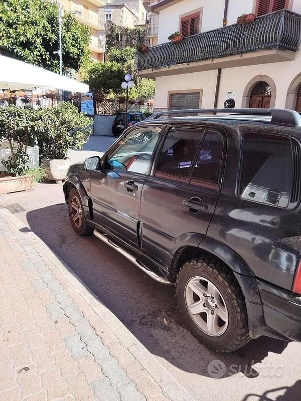 Usata Suzuki Vitara 53 CV (38 kW) 2024 Nero SUV
