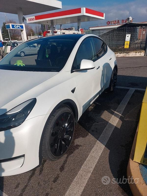 Usata Tesla Model Y Performance 392 kW (534 CV) 2023 SUV