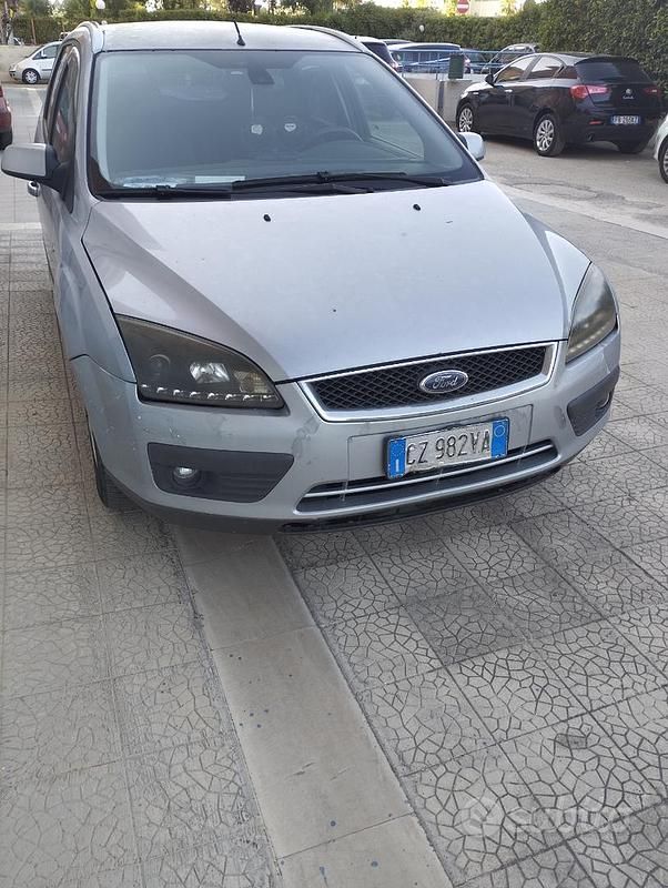 Usata 2006 Ford Focus Station wagon | 1600 € (Buon prezzo) - Immagine 1/4