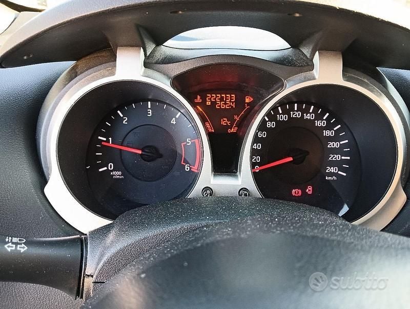 Usata Nissan Juke 110 CV (80 kW) 2012 Grigio SUV