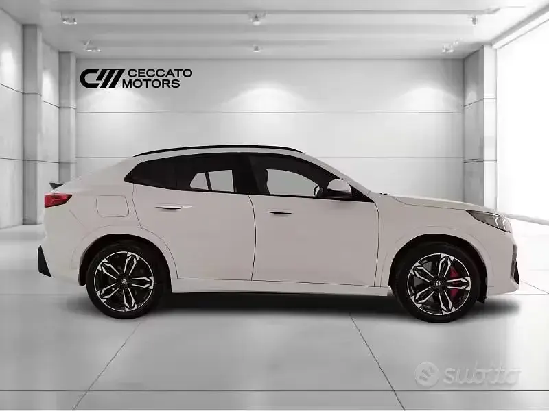 Usata BMW iX2 M Sport 103 kW (141 CV) 2025 Bianco SUV