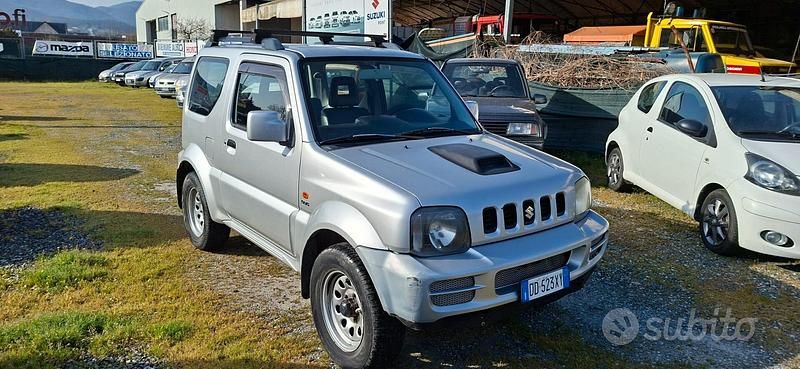 Usata Suzuki Jimny 86 CV (63 kW) 2006 Grigio SUV