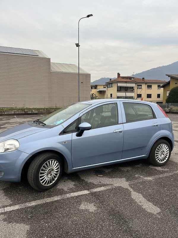 Usata Fiat Grande Punto 65 CV (47 kW) 2008 Blu/azzurro Utilitaria