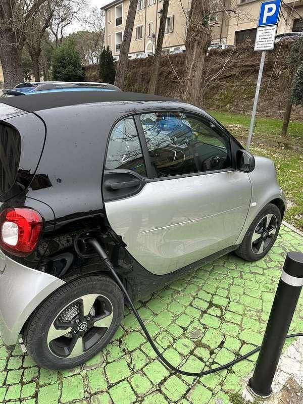 Usata Smart ForTwo Coupé Passion 41 kW (56 CV) 2022 Nero Utilitaria