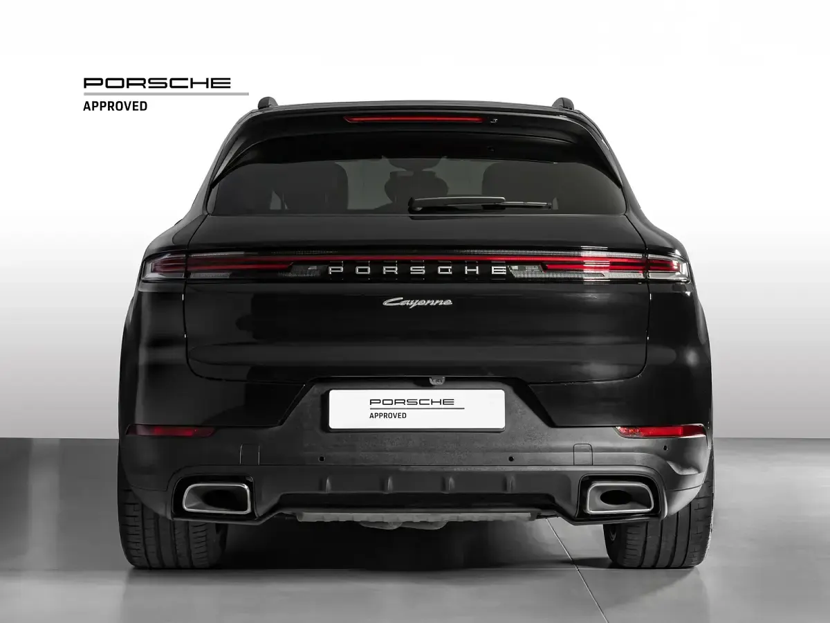 Usata Porsche Cayenne 2025 0e nero cromite metallizzato SUV