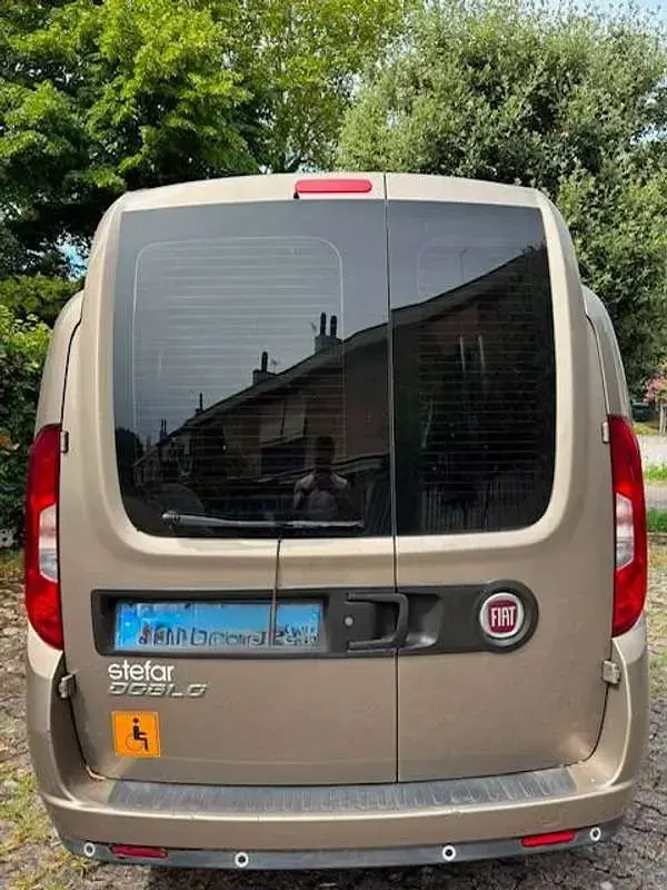 Usata Fiat Doblò Family 77 CV (56 kW) 2018 Beige Monovolume