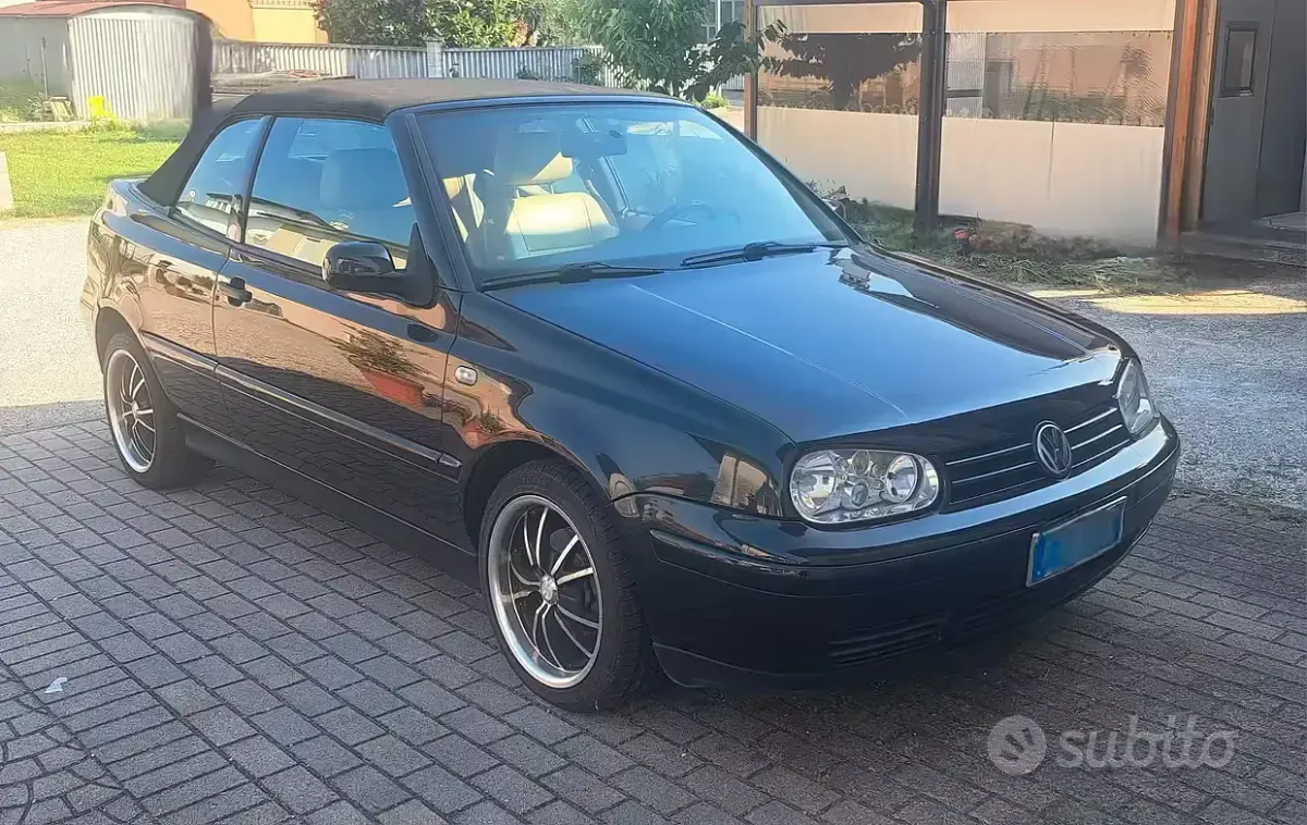 Usata VW Golf Cabriolet 90 CV (66 kW) 2001 Nero Cabrio