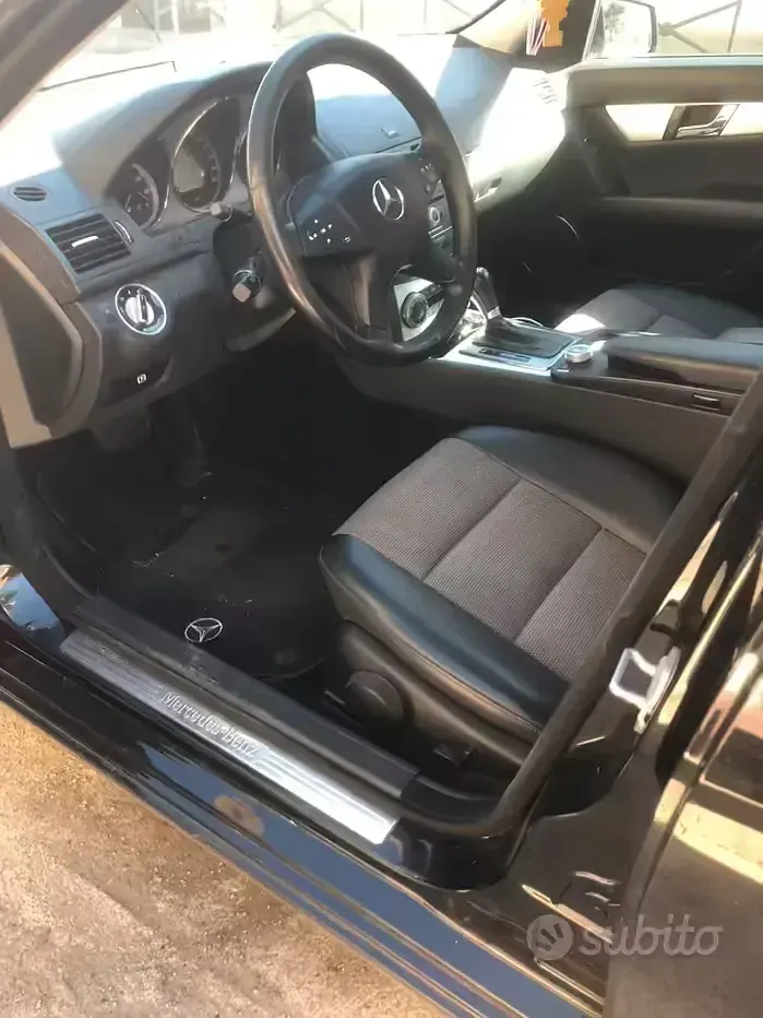 Usata Mercedes C220 170 CV (125 kW) 2010 Nero Station wagon