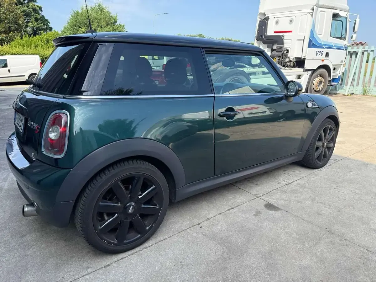 Usata Mini Cooper 120 CV (88 kW) 2009 Verde Utilitaria