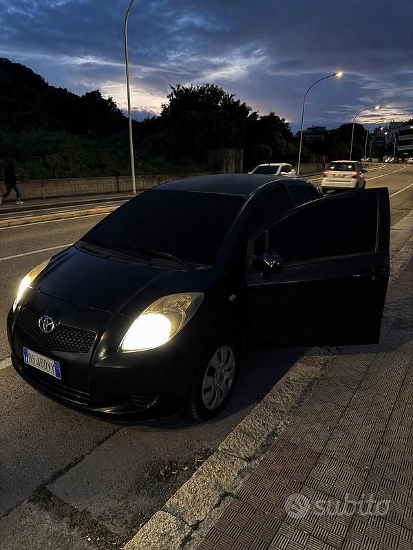 Usata Toyota Yaris 2008 Nero Utilitaria