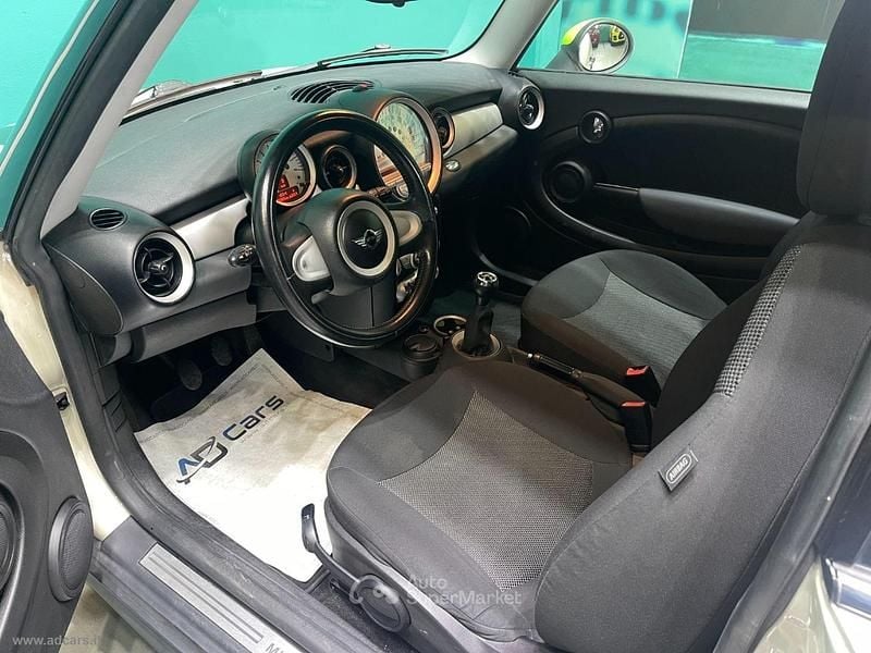 Usata Mini ONE 75 CV (55 kW) 2009 Beige Utilitaria