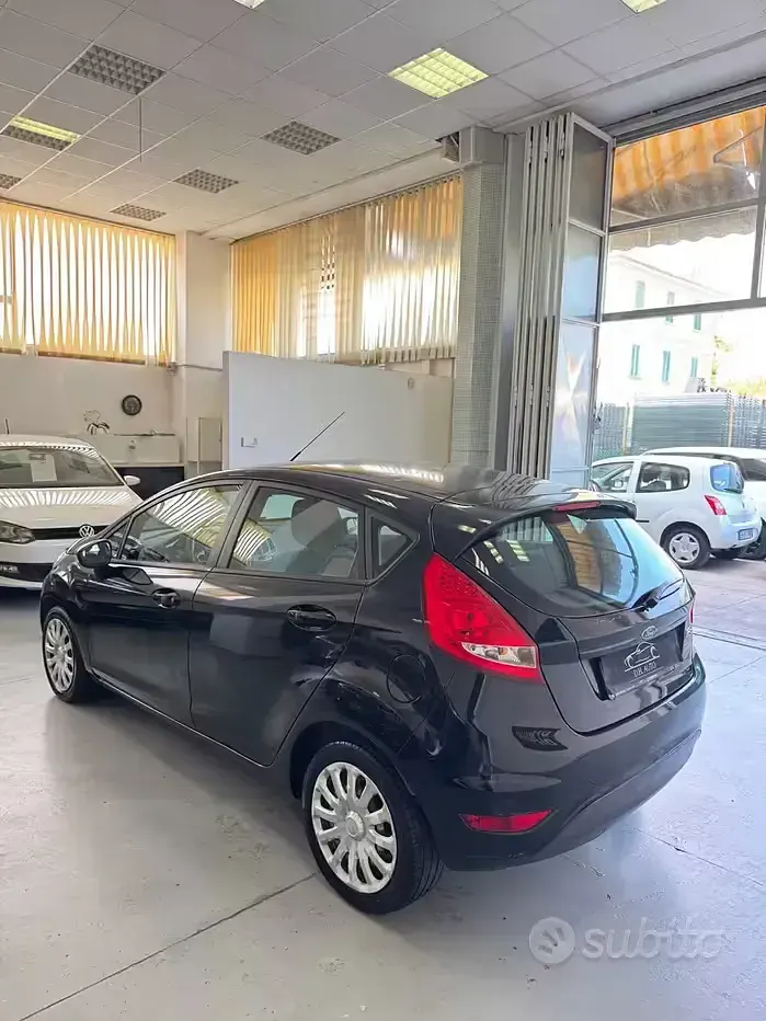 Usata Ford Fiesta Titanium 82 CV (60 kW) 2011 Nero Berlina