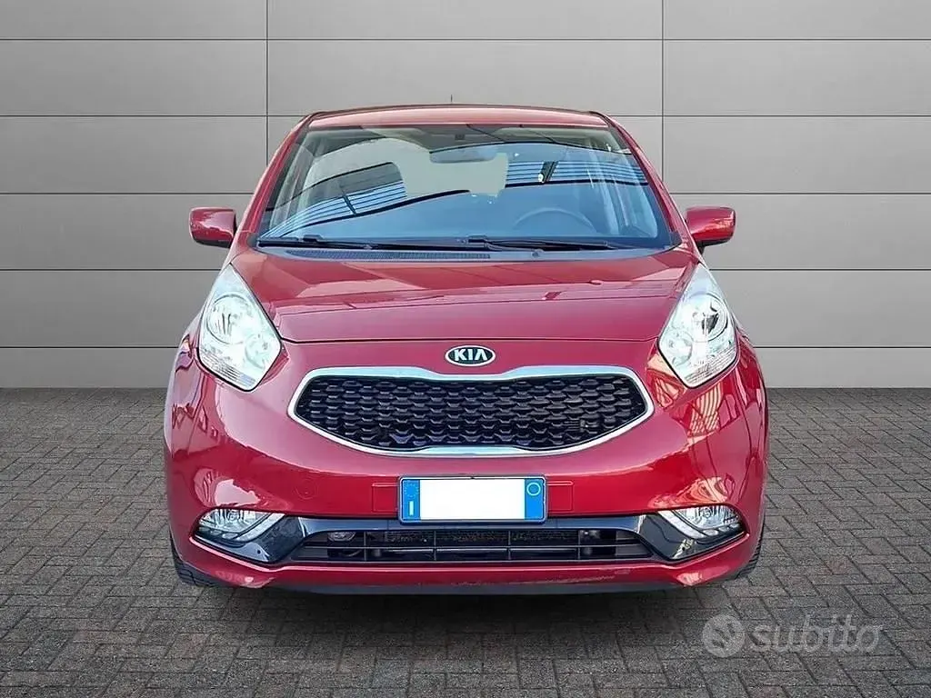Usata Kia Venga 90 CV (66 kW) 2016 Rosso Utilitaria