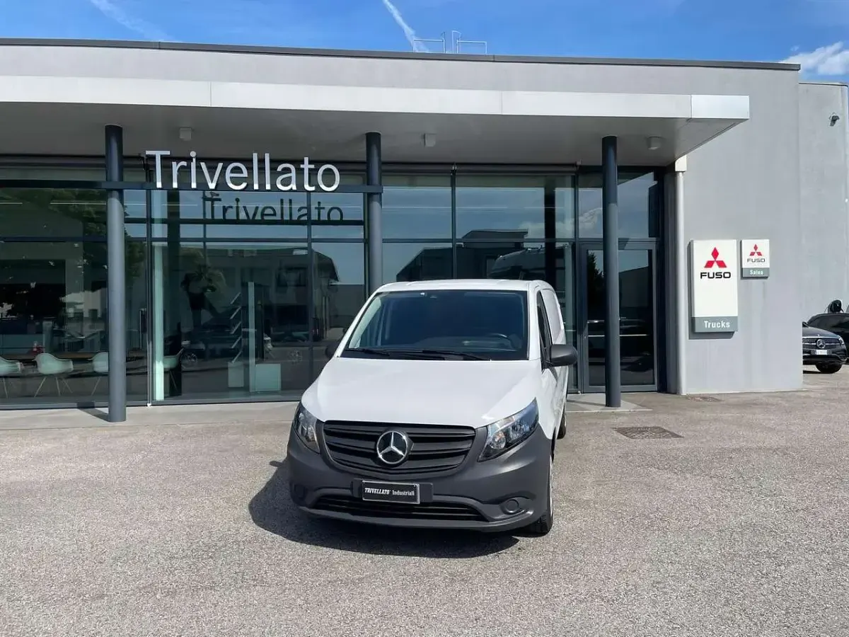 Usata Mercedes Vito 163 CV (119 kW) 2023 Bianco artico Furgone