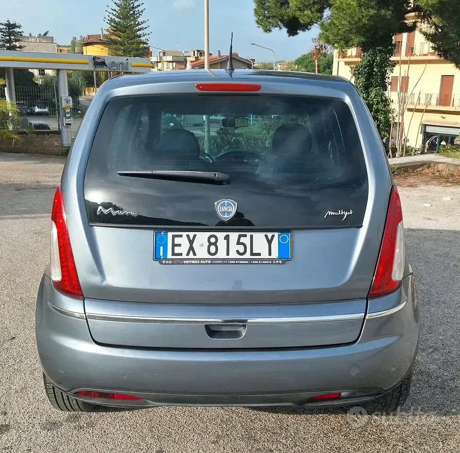 Usata Lancia Musa 69 CV (50 kW) 2009 Grigio Monovolume