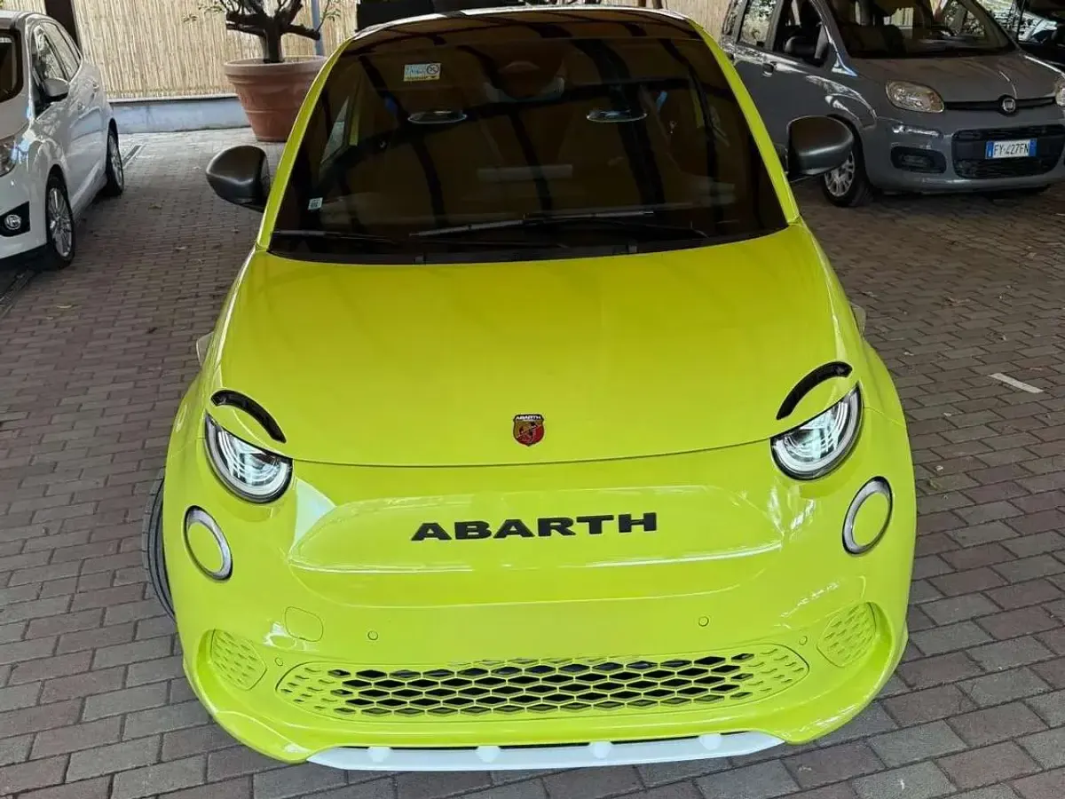 Usata Abarth 500e Turismo 47 kW (64 CV) 2025 Giallo Utilitaria