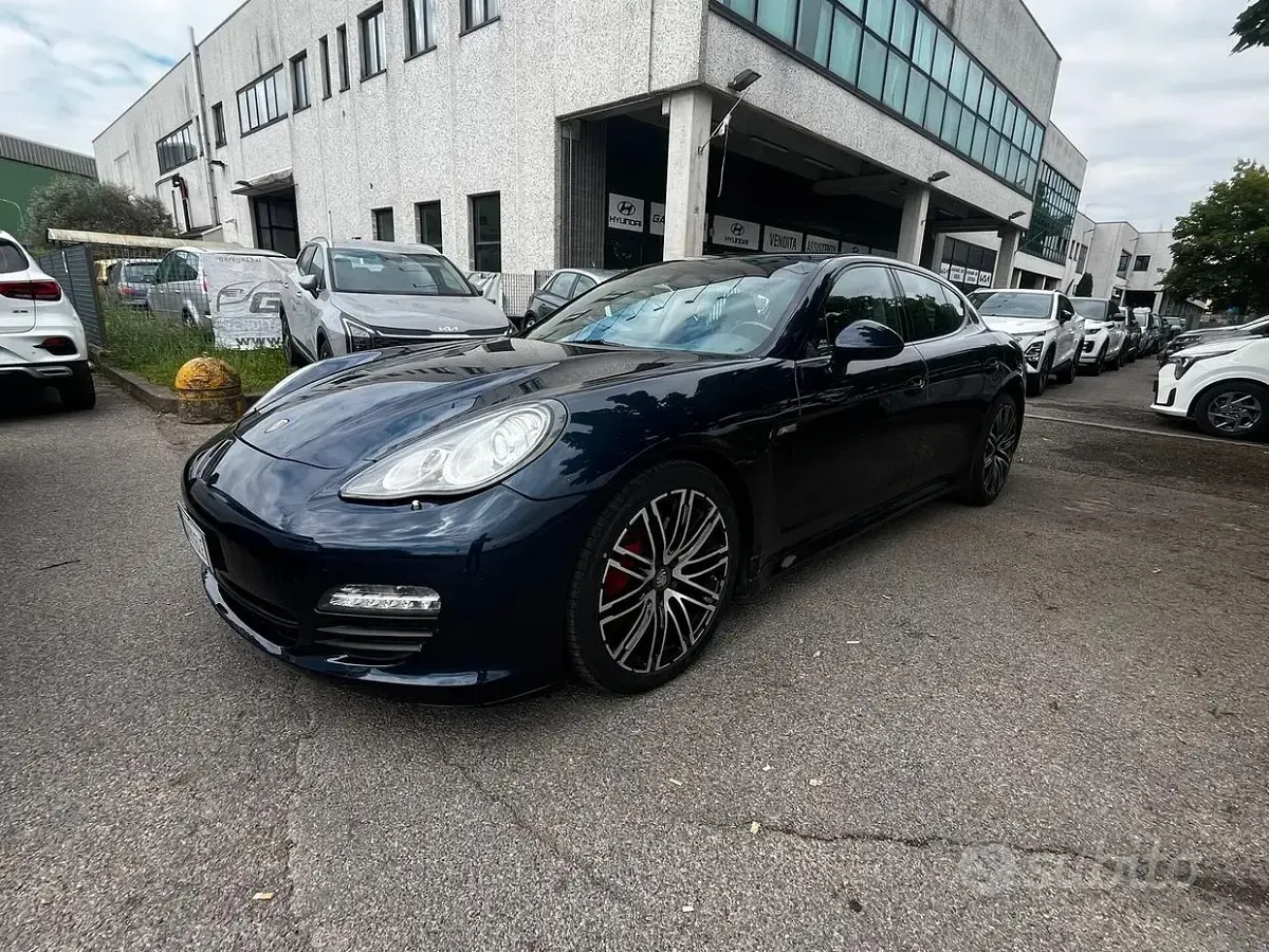 Usata Porsche Panamera 400 CV (294 kW) 2010 Blu Utilitaria