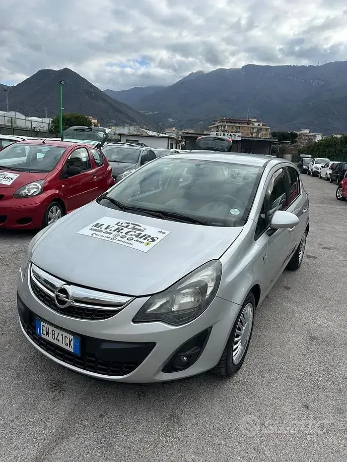Usata Opel Corsa Edition 85 CV (62 kW) 2014 Grigio Utilitaria