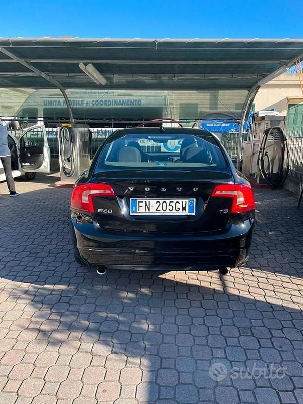 Usata Volvo S60 203 CV (149 kW) 2018 Nero Berlina