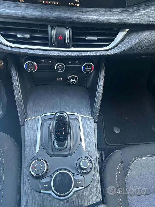 Usata Alfa Romeo Stelvio Tech Edition 190 CV (139 kW) 2019 Nero SUV