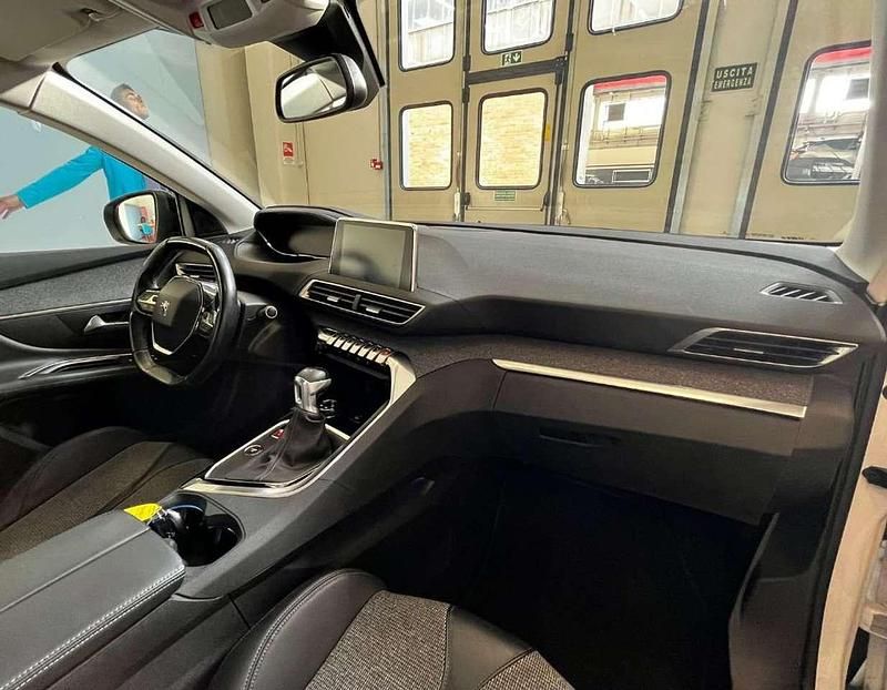Usata Peugeot 3008 Allure 131 CV (96 kW) 2018 Bianco SUV