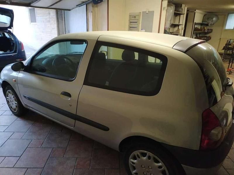 Usata Renault Clio II 58 CV (42 kW) 1999 Berlina