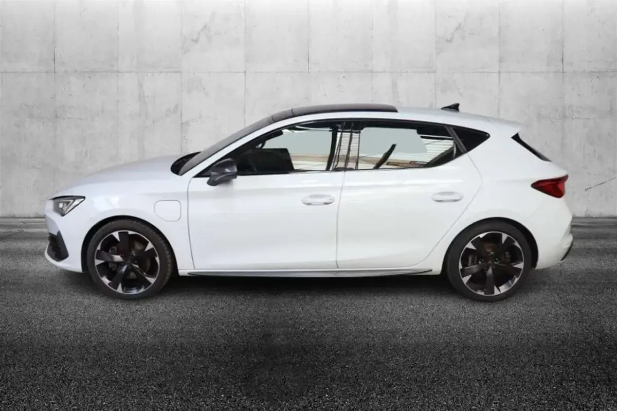 Usata Cupra Leon 204 CV (150 kW) 2022 Bianco Berlina