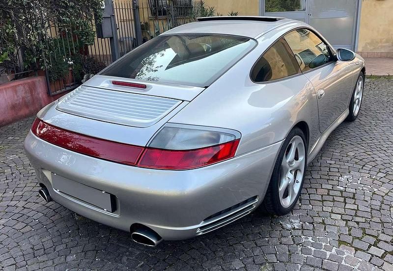 Usata Porsche 911 Carrera 4S 320 CV (235 kW) 2003 Argento Coupé