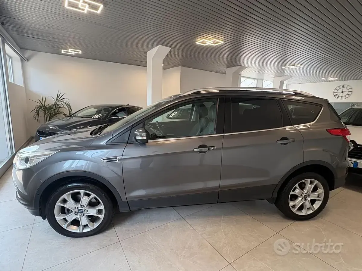 Usata Ford Kuga Titanium 163 CV (119 kW) 2015 Grigio SUV