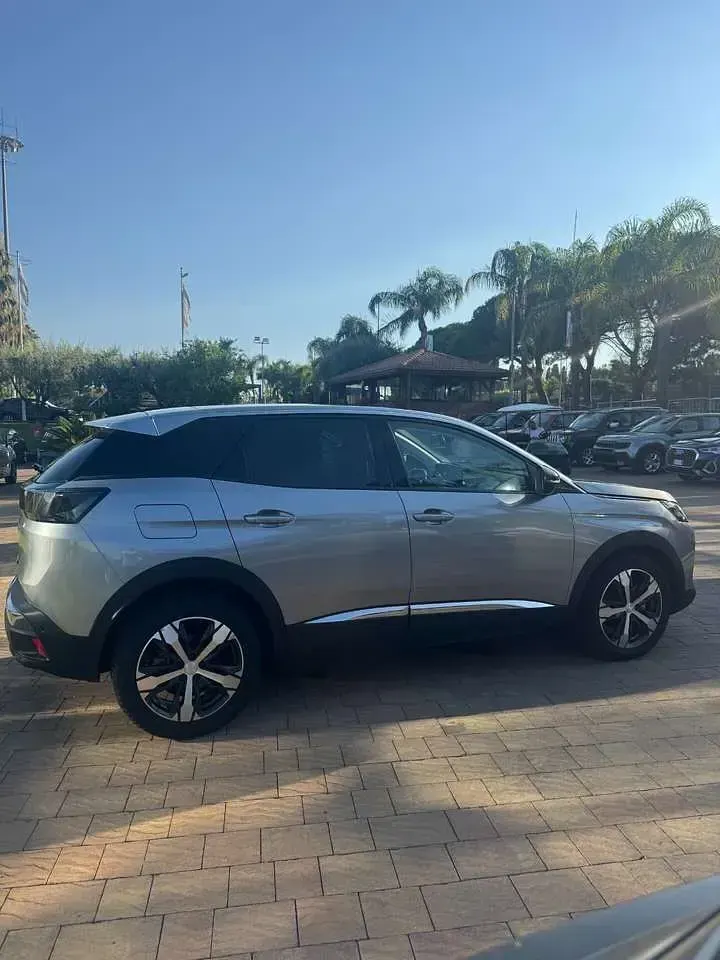 Usata Peugeot 3008 Allure 131 CV (96 kW) 2022 Grigio SUV