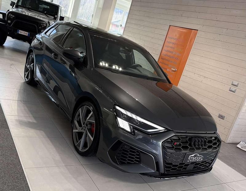 Usata Audi S3 Sport 310 CV (228 kW) 2023 Grigio daytona perlato Berlina