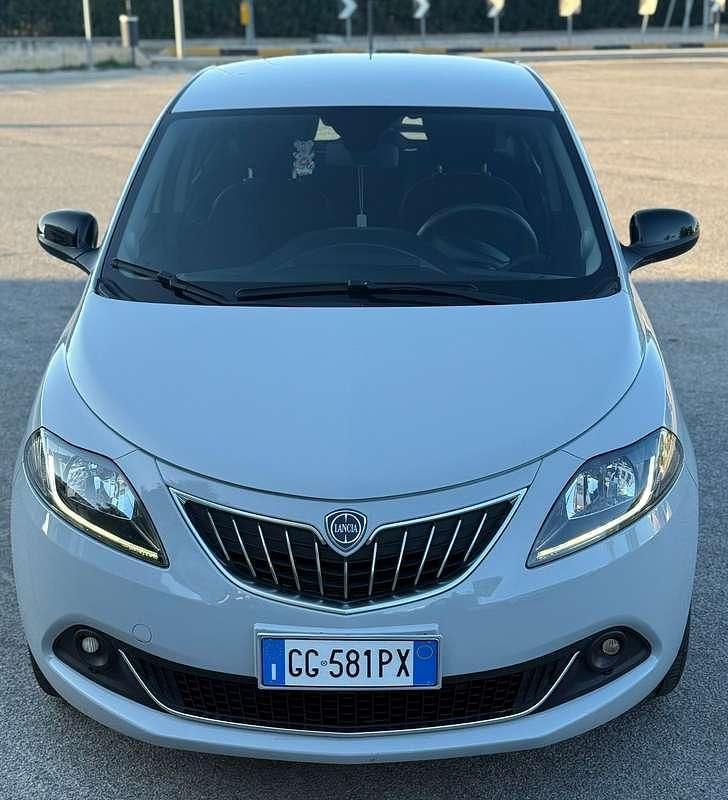 Usata 2021 Lancia Ypsilon Silver Due volumi | 11.000 € (Buon prezzo) - Immagine 1/4