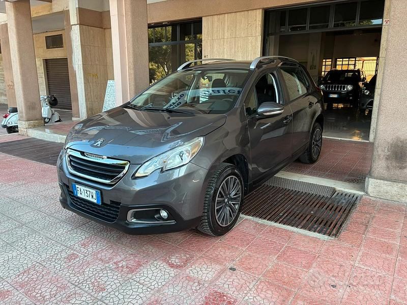 Usata Peugeot 2008 99 CV (72 kW) 2015 Grigio SUV