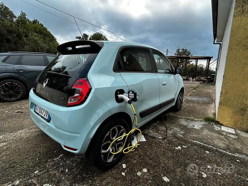 Usata Renault Twingo 60 kW (82 CV) 2024 Blu Utilitaria