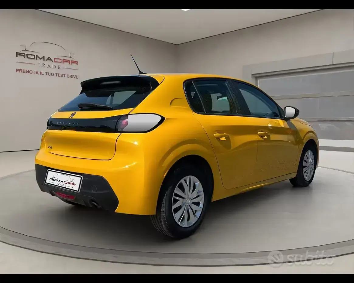 Usata Peugeot 208 Allure 75 CV (55 kW) 2023 Giallo Utilitaria