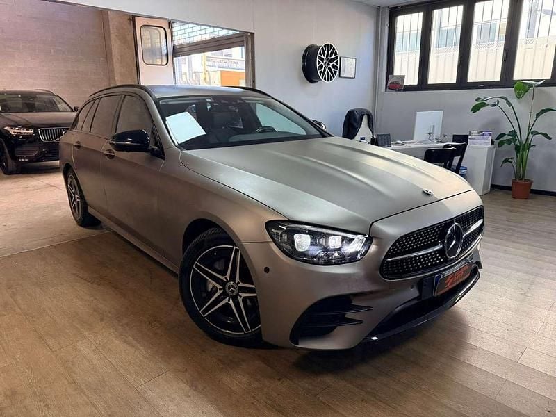 Usata Mercedes E300 Premium 194 CV (142 kW) 2021 Oro Station wagon