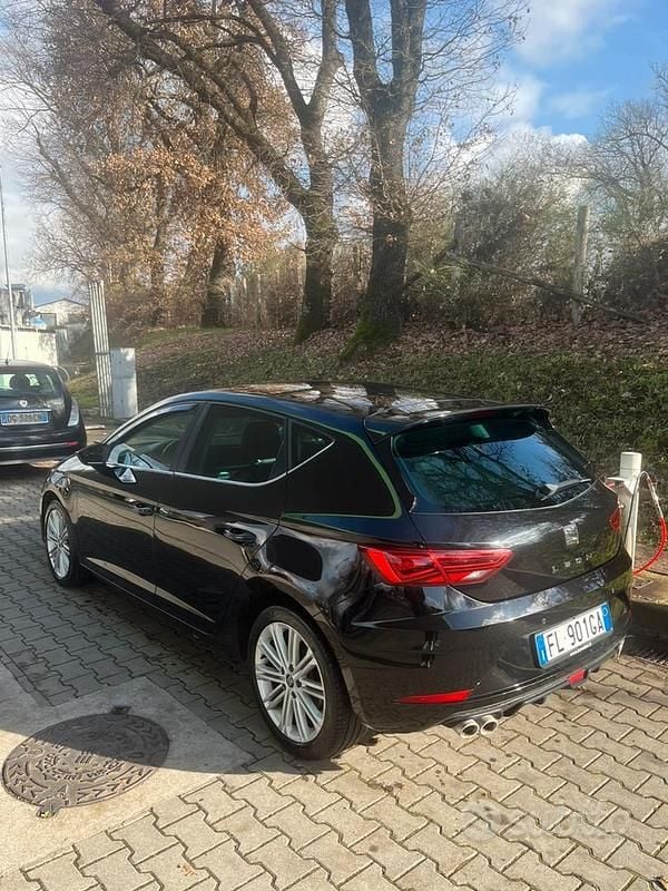 Usata Seat Leon XCELLENCE 116 CV (85 kW) 2017 Nero Berlina