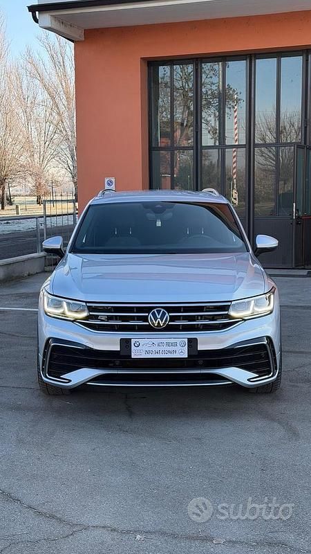Usata VW Tiguan R-line 150 CV (110 kW) 2023 Grigio SUV