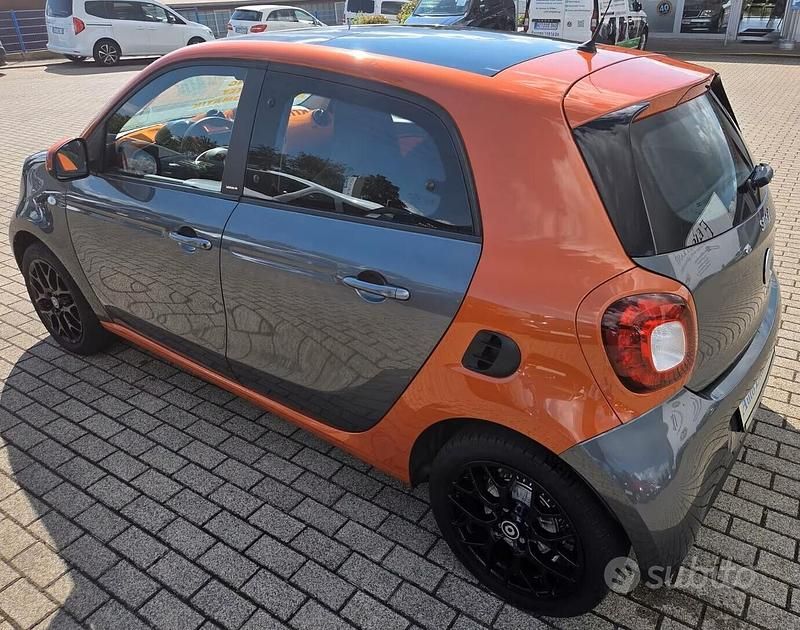 Usata Smart ForFour Passion 71 CV (52 kW) 2016 Grigio Utilitaria