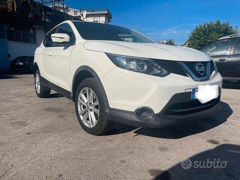 Usata Nissan Qashqai Tekna 131 CV (96 kW) 2016 Bianco SUV
