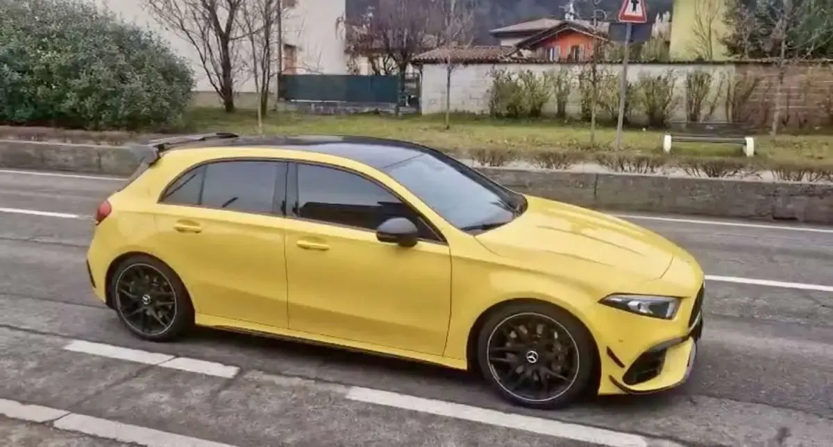 Usata Mercedes A45 AMG AMG 387 CV (284 kW) 2020 Giallo Utilitaria