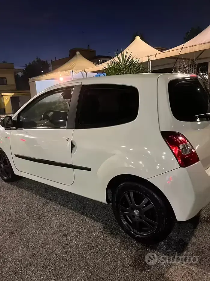 Usata Renault Twingo 75 CV (55 kW) 2010 Utilitaria