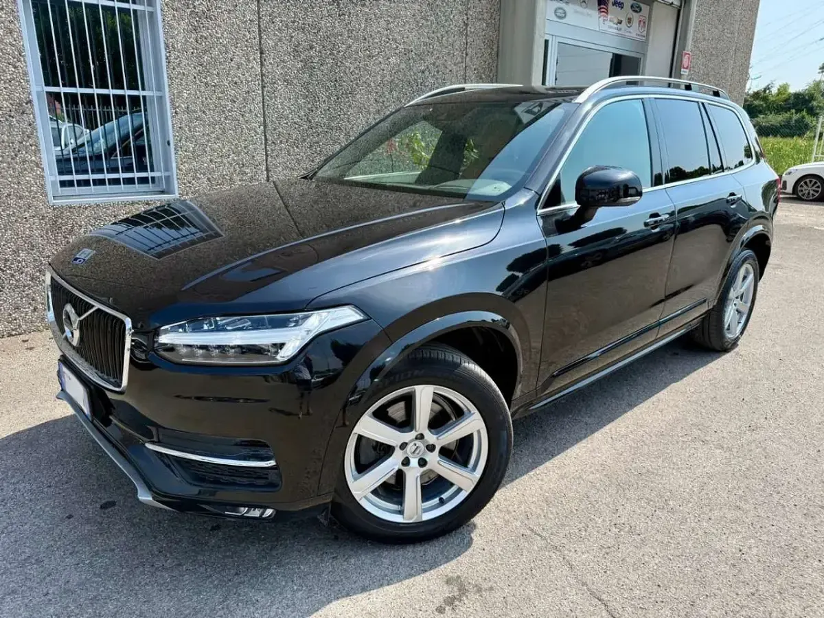 Usata Volvo XC90 Momentum 235 CV (172 kW) 2019 Nero SUV