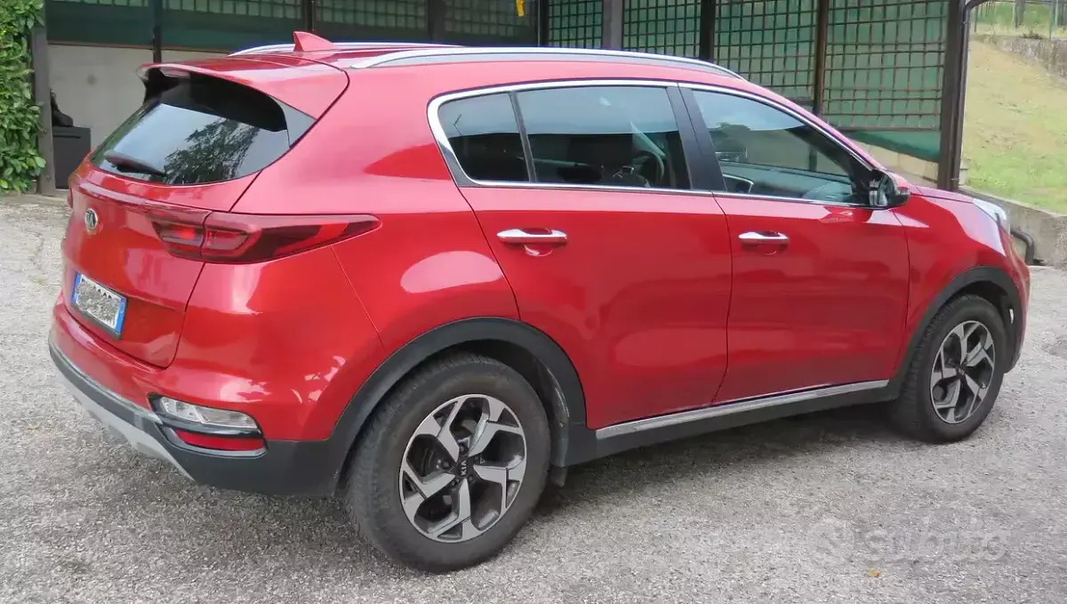 Usata Kia Sportage 115 CV (84 kW) 2019 Rosso SUV