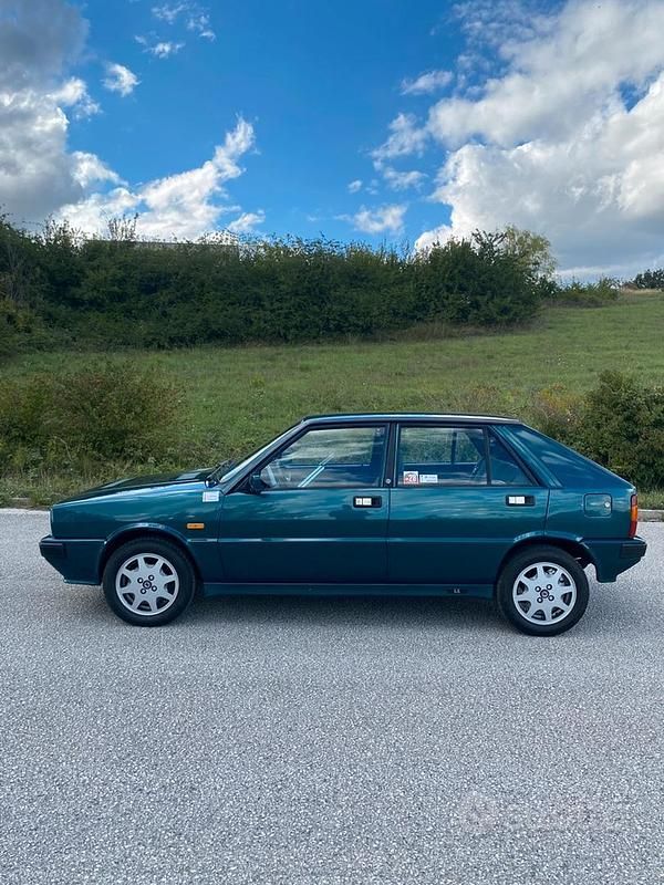 Usata Lancia Delta 80 CV (58 kW) 1991 Verde Utilitaria