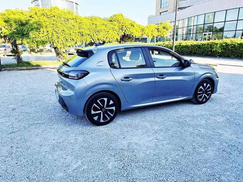 Usata Peugeot 208 Style 75 CV (55 kW) 2025 Blu/azzurro Utilitaria