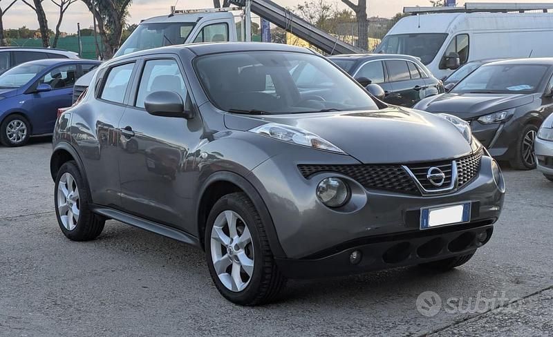 Usata Nissan Juke Acenta 117 CV (86 kW) 2011 Grigio SUV